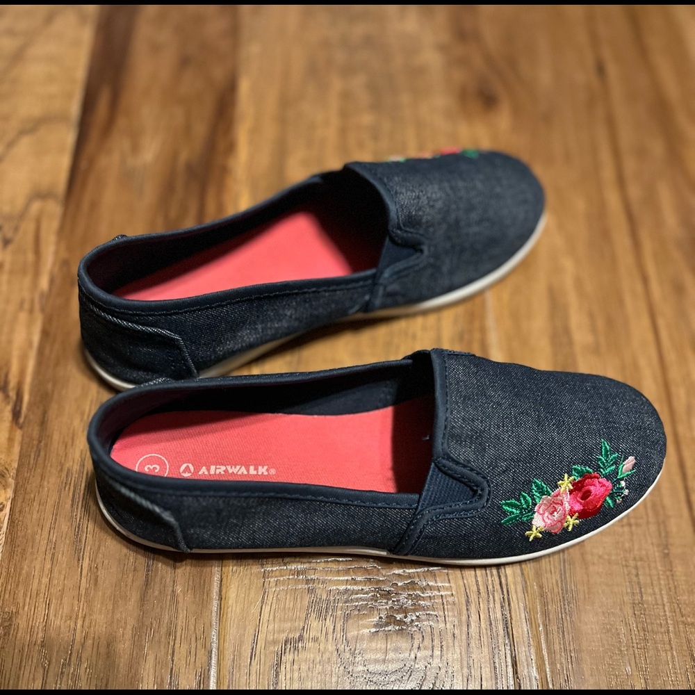 Airwalk Kids Denim Flat with Embroidered Flowers